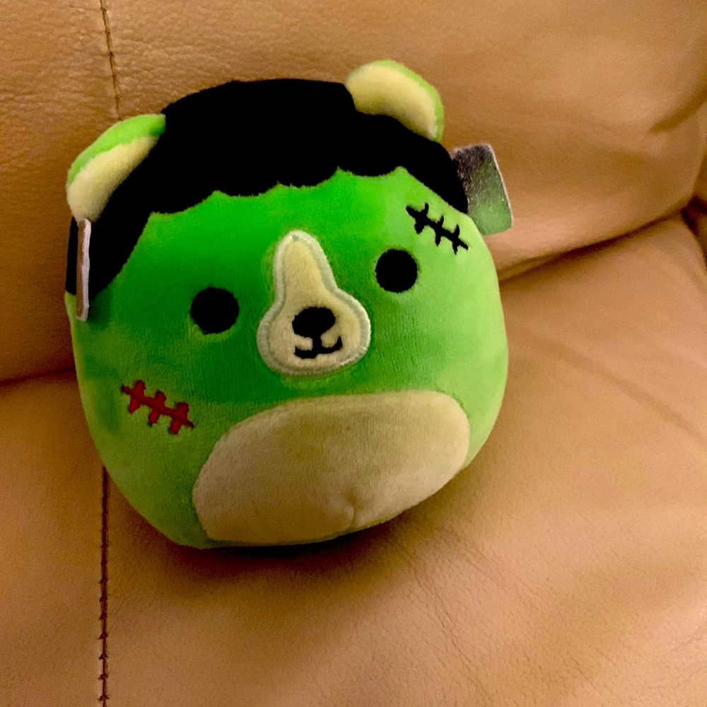 SQUISHMALLOWS ~ 4 inches Halloween Monster 👻💚🖤